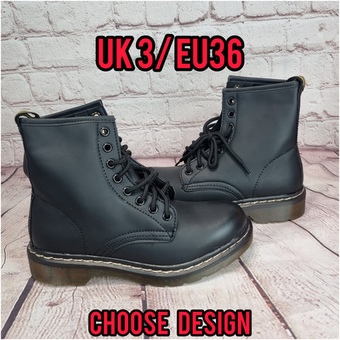 Boots. Plain or customized