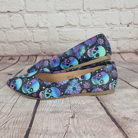 Skulls and flowers Ready made dolly pumps. size 6