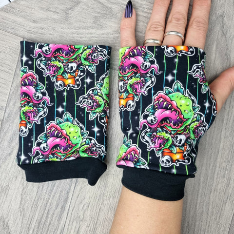 Venus flytrap fingerless gloves